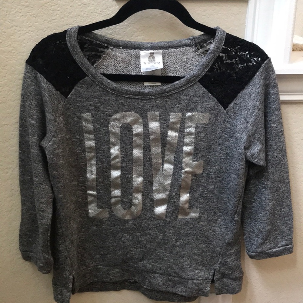 Comfy Grey Sweater 🖤